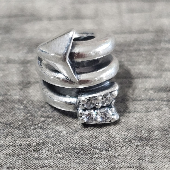 Authentic Pandora Twisting Arrow Charm - Picture 3 of 3